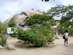 Montagne de roche - plus haut sommet à Aruba