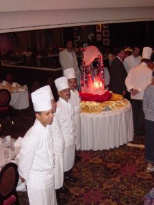 Les chefs et une belle sculpture sur glace