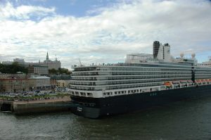 L'Eurodam de Holland America, au port