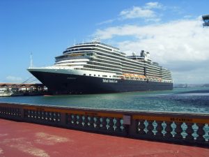 Eurodam de Holland America au port