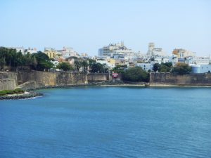 Le fort San Felipe del Morro et la ville